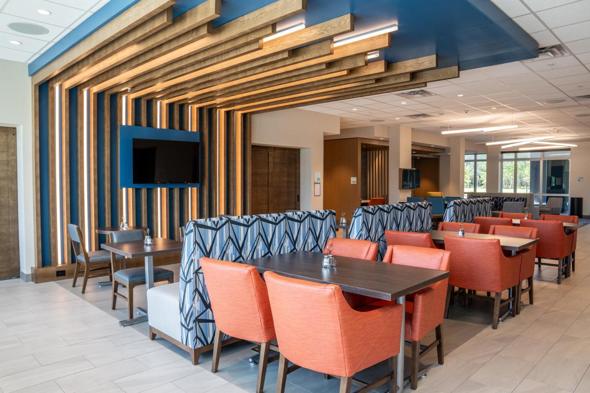 Holiday Inn Express & Suites Fort Walton Beach - Eglin Area By Ihg ภายนอก รูปภาพ